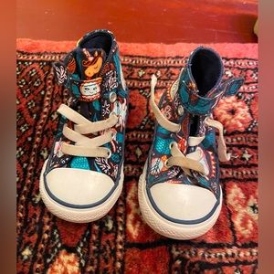 Converse toddler girl sneaker size 5